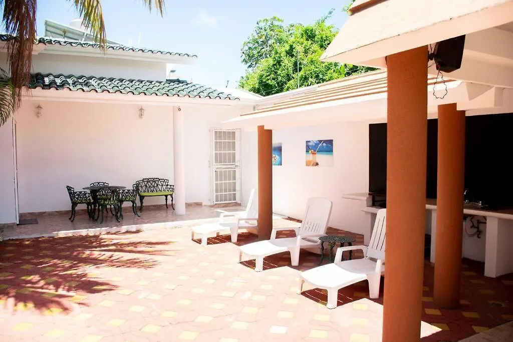 Cozy Villa With Private Pool, Garden & Palapa Cancun