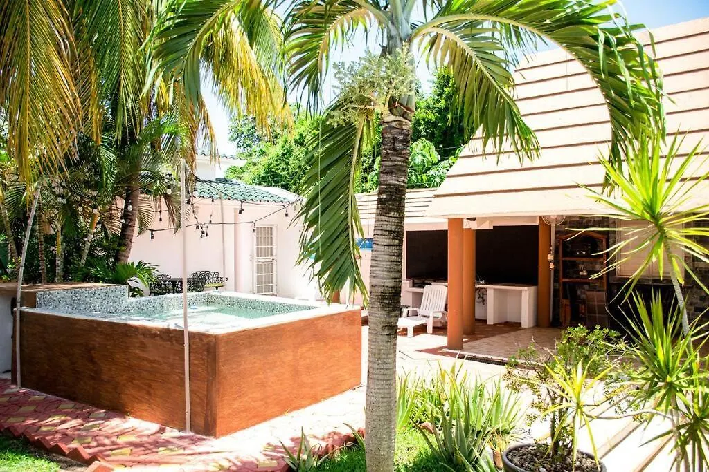 Cozy Villa With Private Pool, Garden & Palapa Cancun
